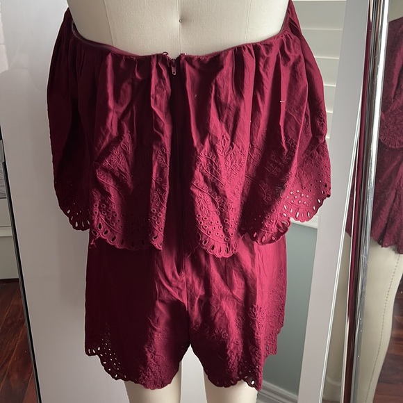 H&M Burgundy Strapless Scallop Embroidered Romper Size 12 - Picture 7 of 12